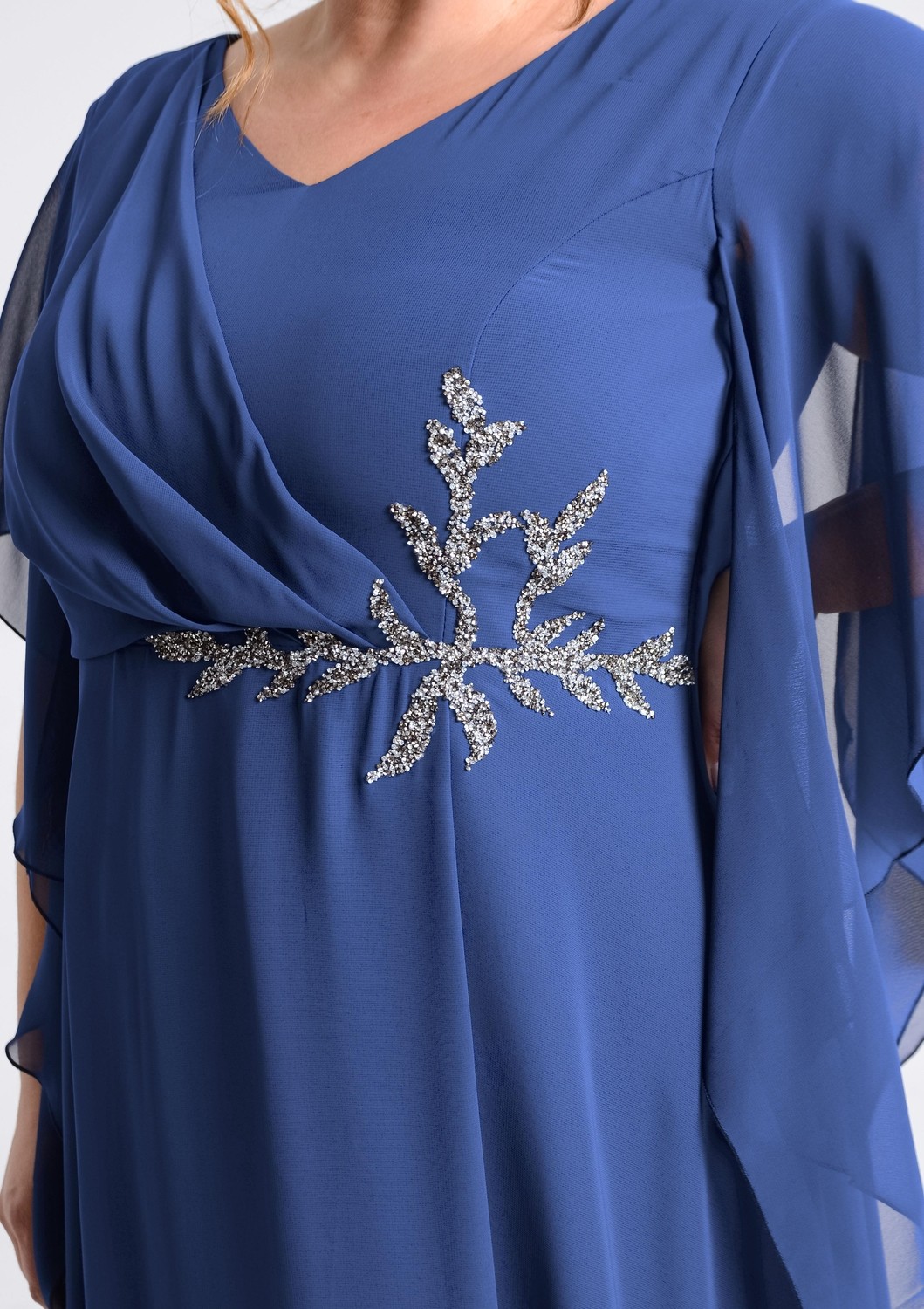 Lilas Xxl Büyük Beden Lacivert Renkli Yırtmaçlı Uzun Şifon Abiye Elbise görsel 6
