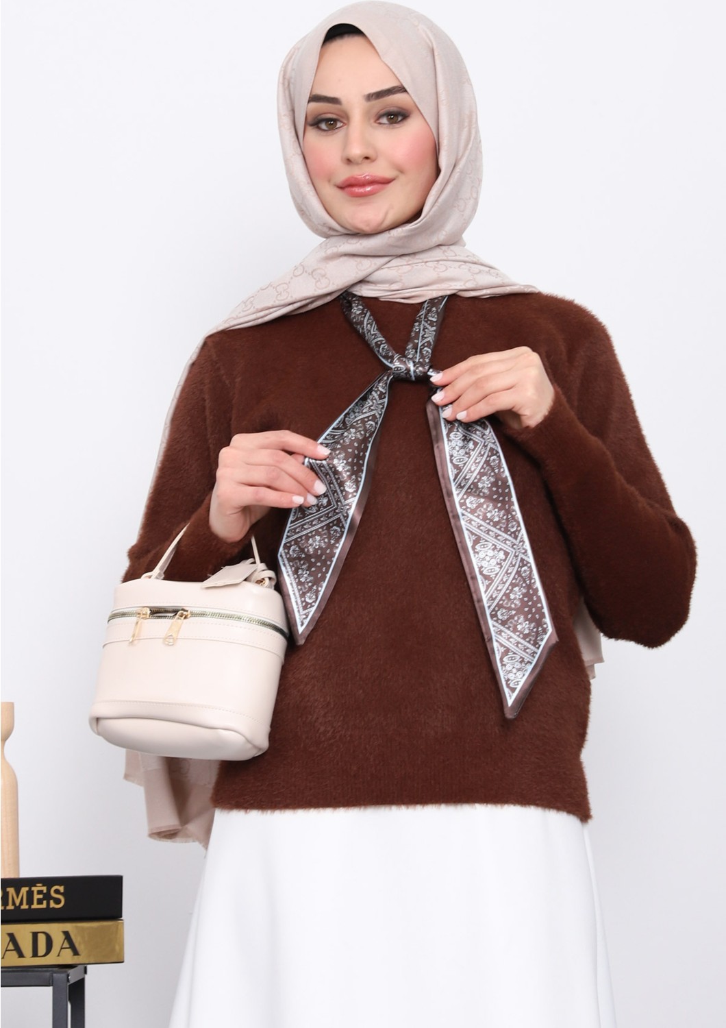 İmaj Butik Siyah Fular Detaylı Angora Yumoş Kazak görsel 8