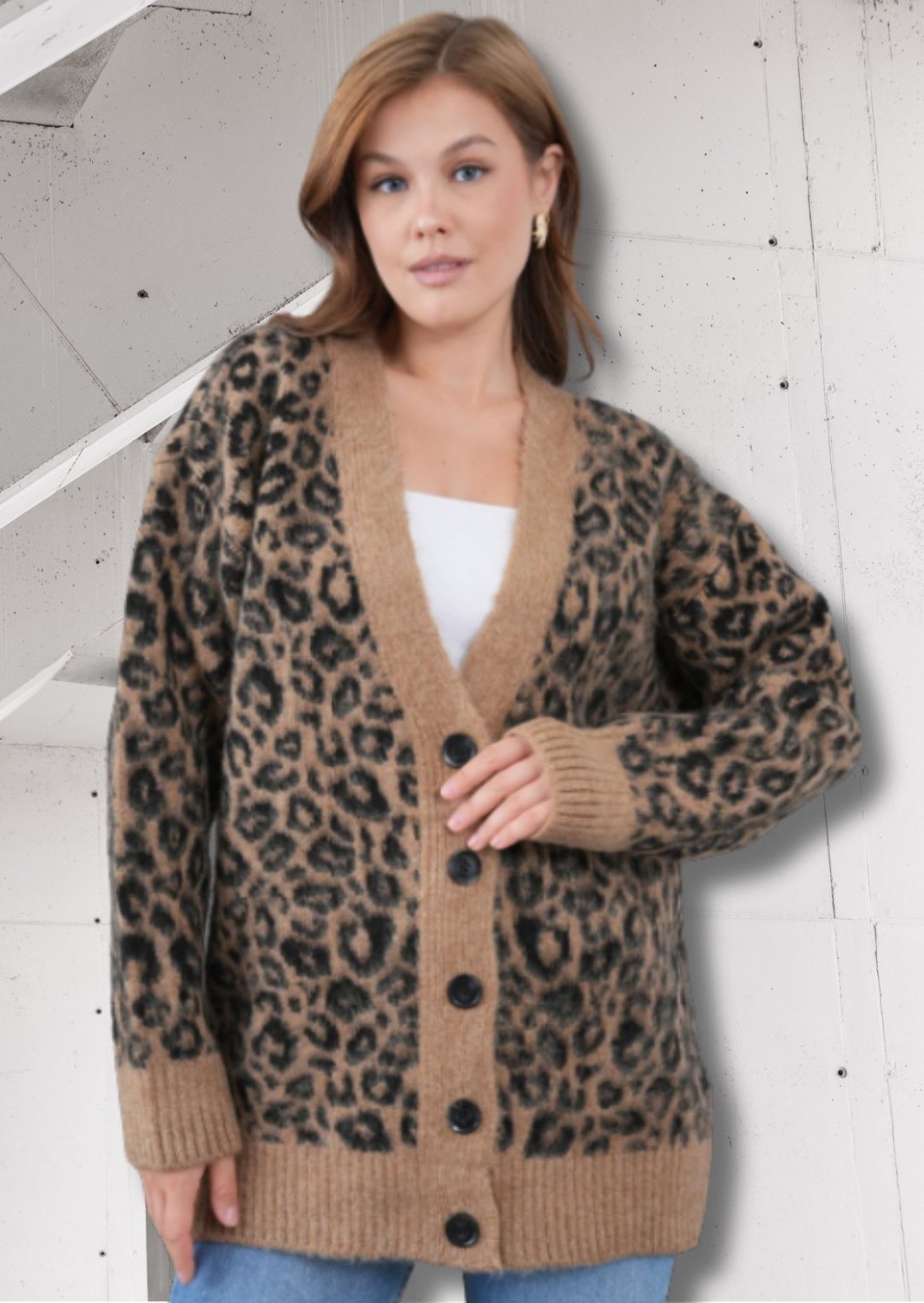 Fresh Moda Kadın Leopar Desenli Standart Beden V Yaka Yumoş Hırka görsel 5