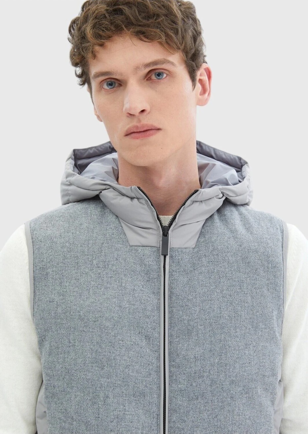 Ramsey Gri Regular Fit Kapüşonlu Casual Dokuma Spor Yelek görsel 4
