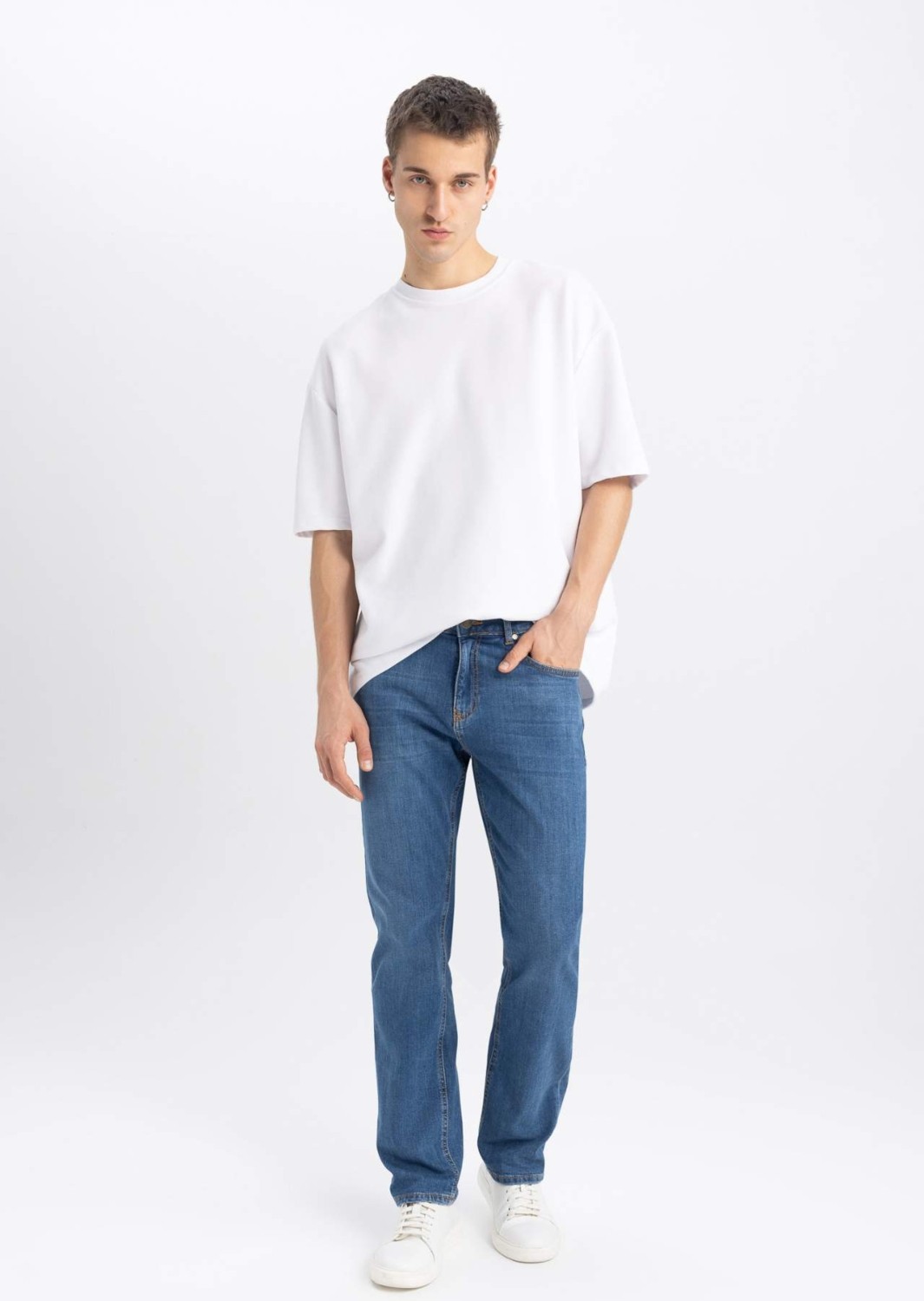 DeFacto Sergio Regular Fit Normal Kalıp Normal Bel Boru Paça Jean Pantolon A6948AX24SP görsel 2