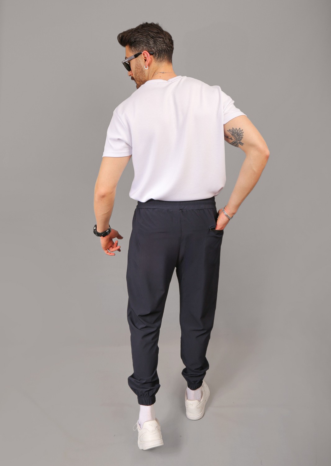 EYDAMOON Erkek Lacivert Paraşüt Kumaş Regular Fit Paça Lastikli Cep Fermuarlı Eşofman Altı görsel 4