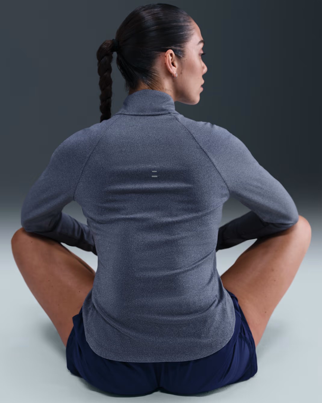 Nike Tempo Dri-Fıt Çeyrek Fermuarlı Kadın Koşu Üstü görsel 4