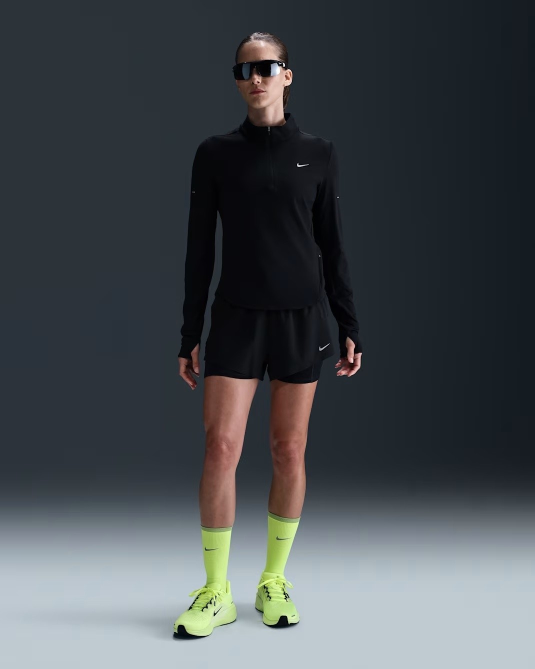 Nike Swift Dri-Fıt Uv Çeyrek Fermuarlı Kadın Koşu Üstü görsel 4