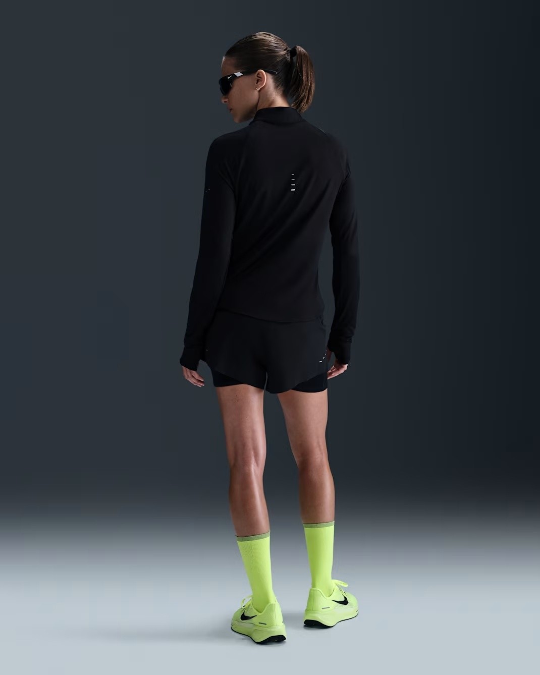 Nike Swift Dri-Fıt Uv Çeyrek Fermuarlı Kadın Koşu Üstü görsel 5