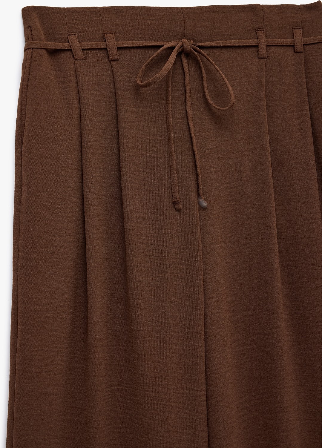 Koton Straight Fit Pileli Kemerli Geniş Paça Pantolon görsel 3