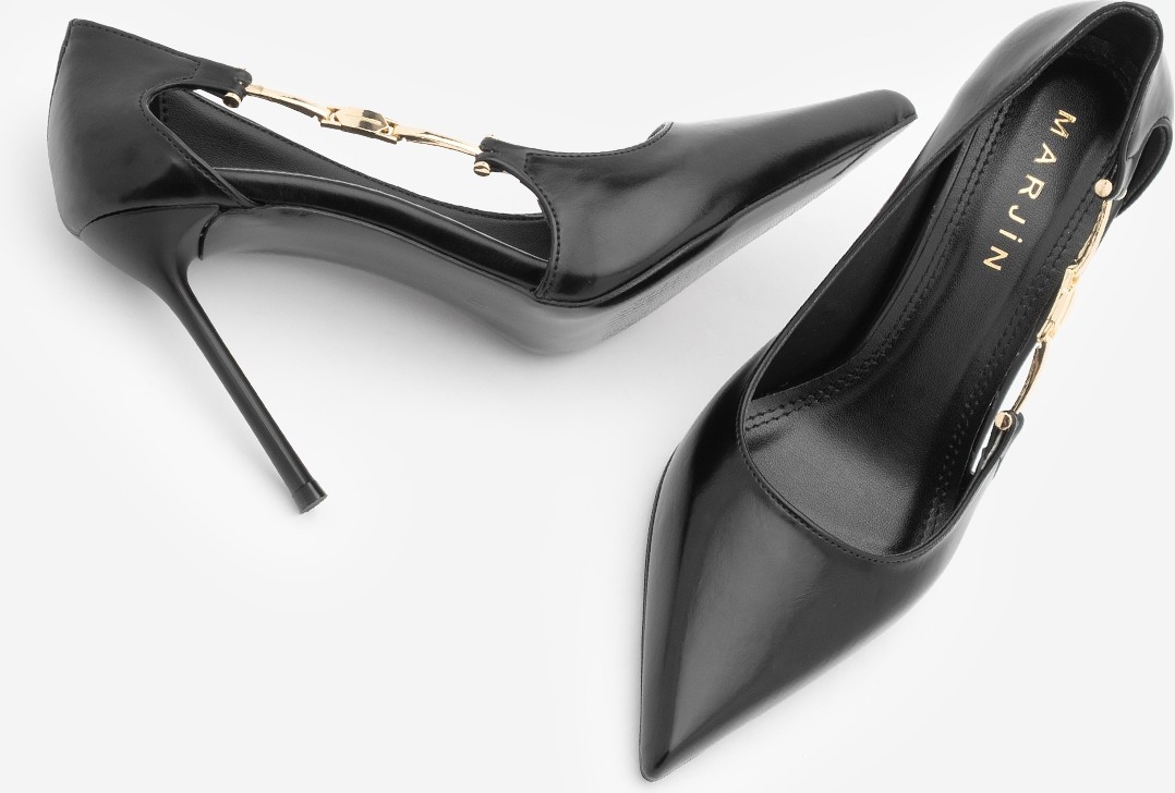 Marjin Kadın Stiletto Sivri Burun Yandan Metal Altın Tokalı Ince Klasik Topuklu Ayakkabı Likose Siyah görsel 7