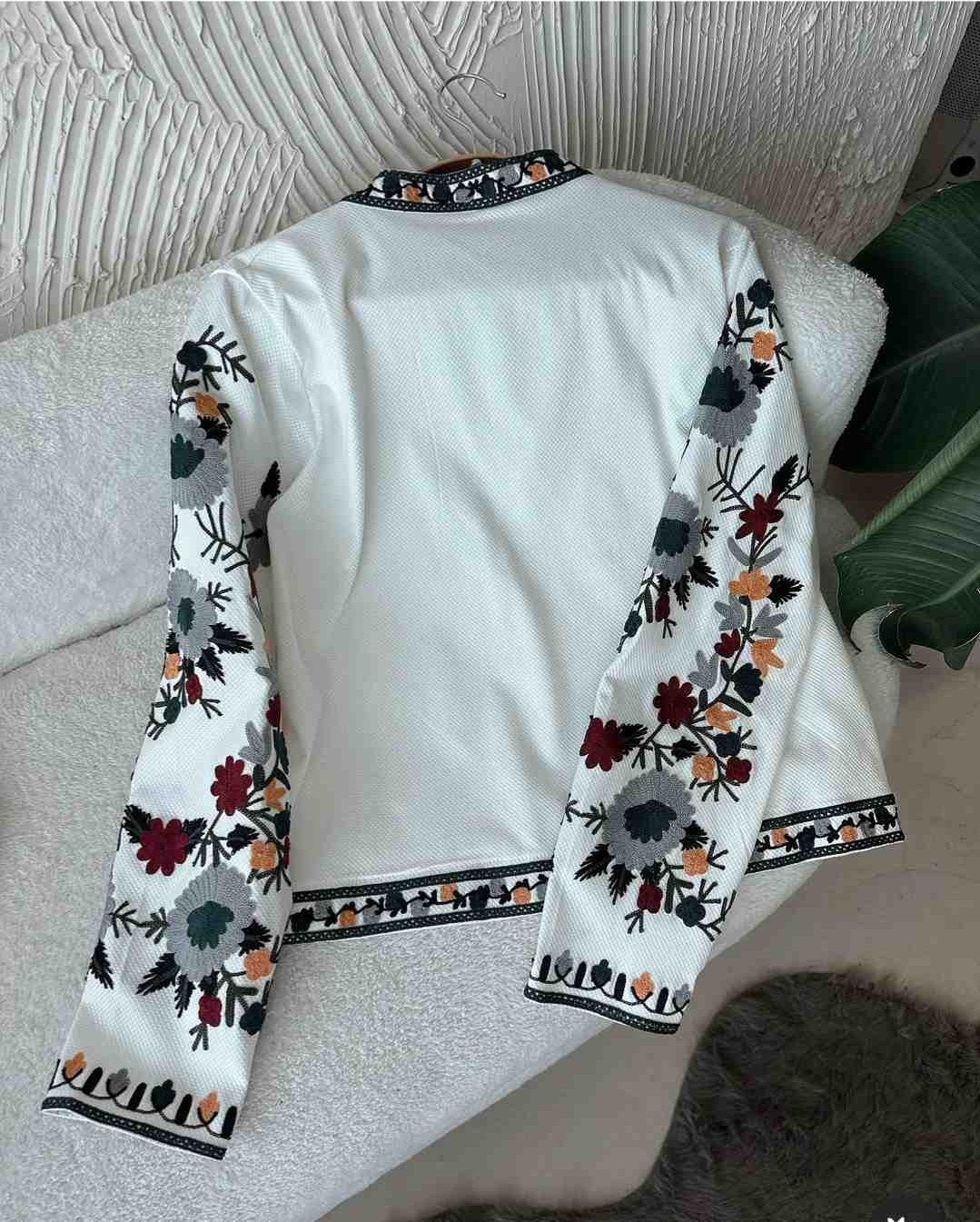 Melek Kostak Kadın Otantik Çiçek Nakışlı Vintage Tesettür Ceket görsel 5
