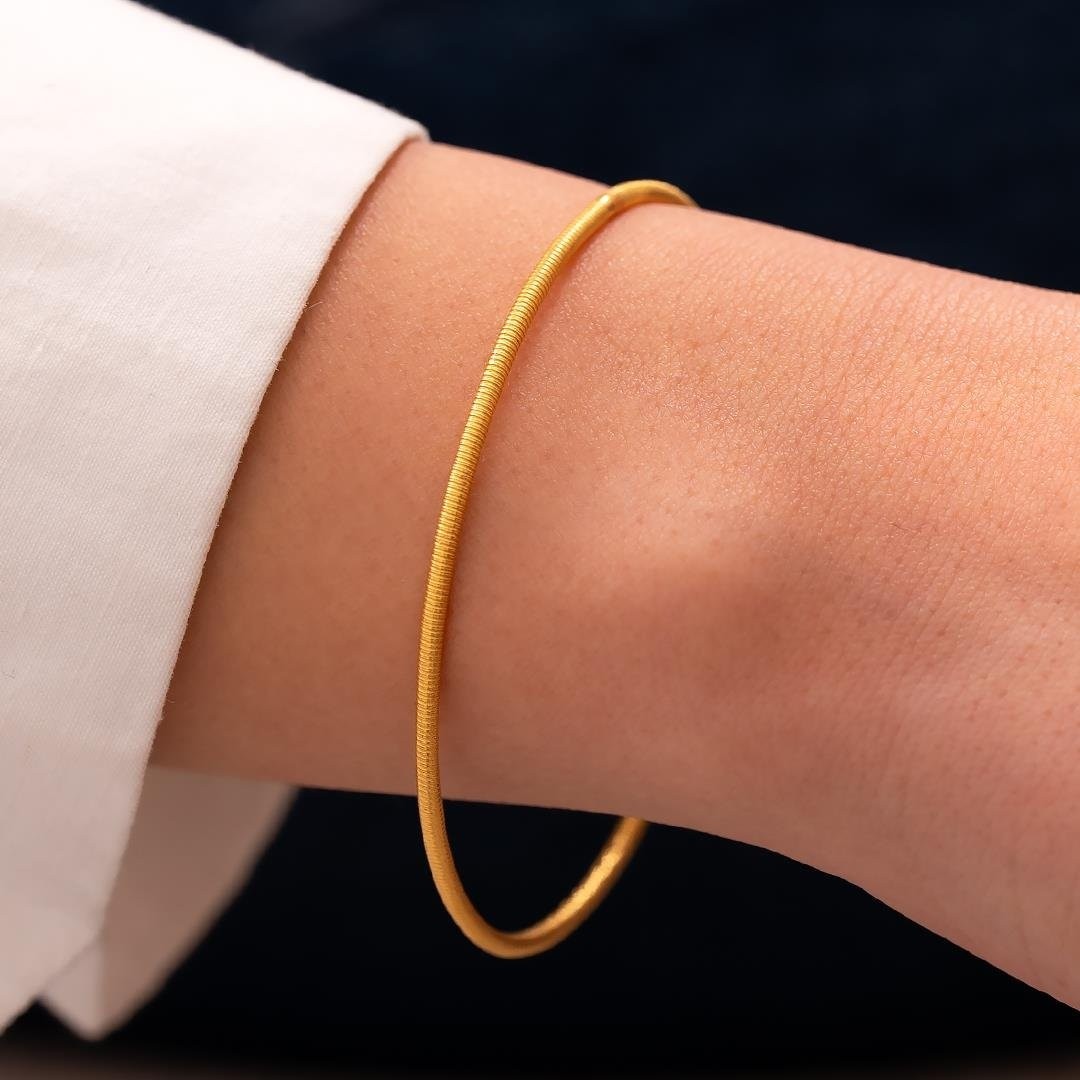 8 gr (Gram) 22 Ayar Altın Çizgili Ajda Bilezik Işçiliksiz