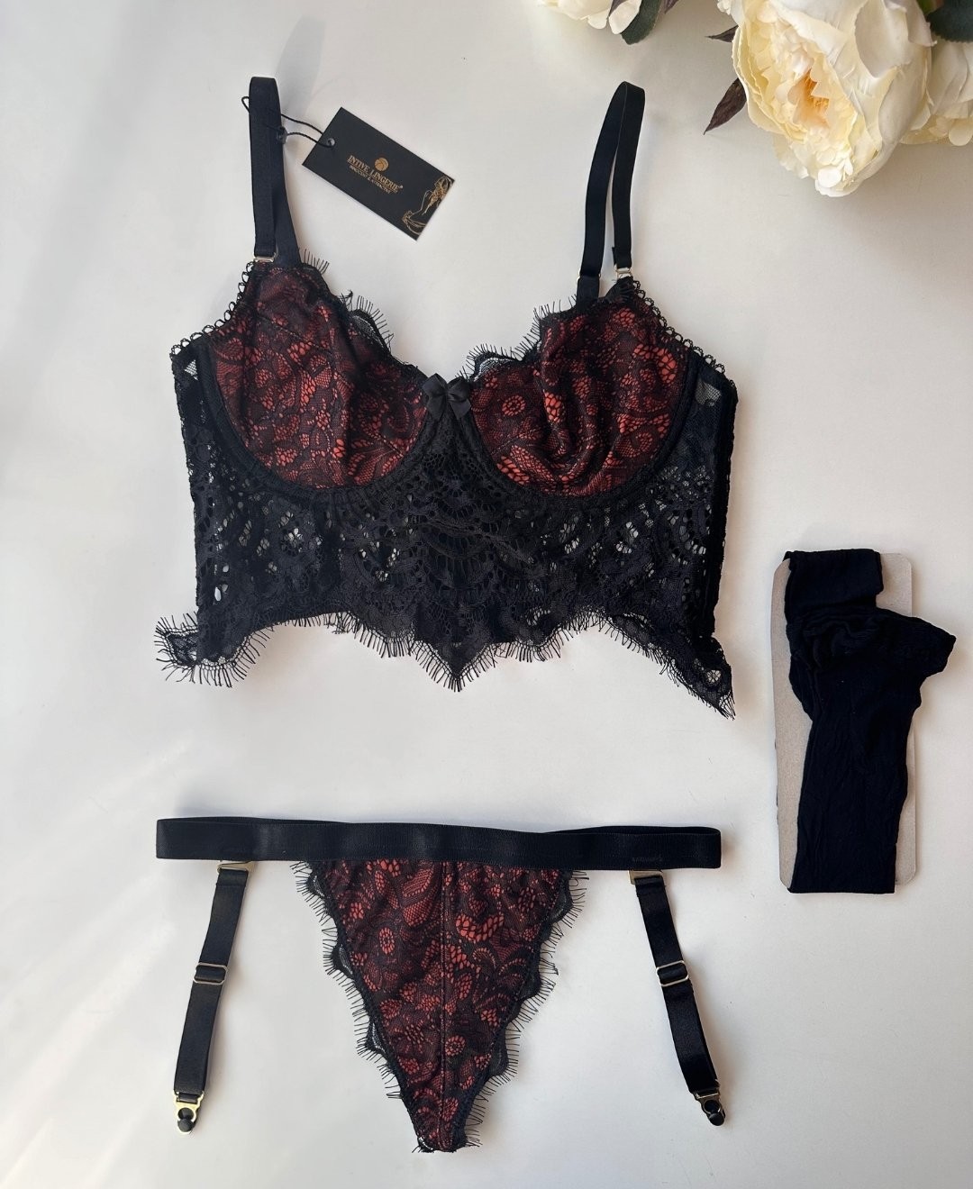 Intive Lingerie Sakallı Dantelden Balenli Sütyen Jartiyerli String Çoraplı Takım - 10100