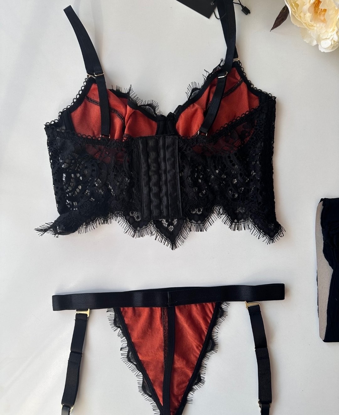 Intive Lingerie Sakallı Dantelden Balenli Sütyen Jartiyerli String Çoraplı Takım - 10100 görsel 5