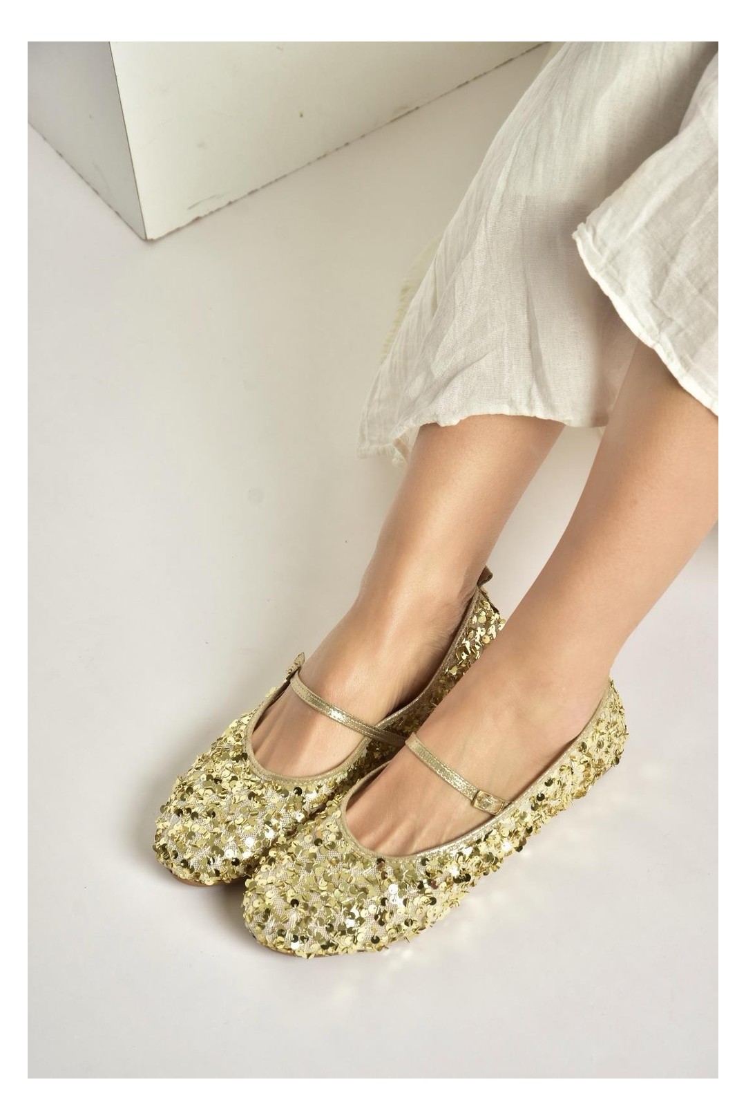 Fox Shoes Y250322040 Gümüş Kumaş Pullu Kadın Babet