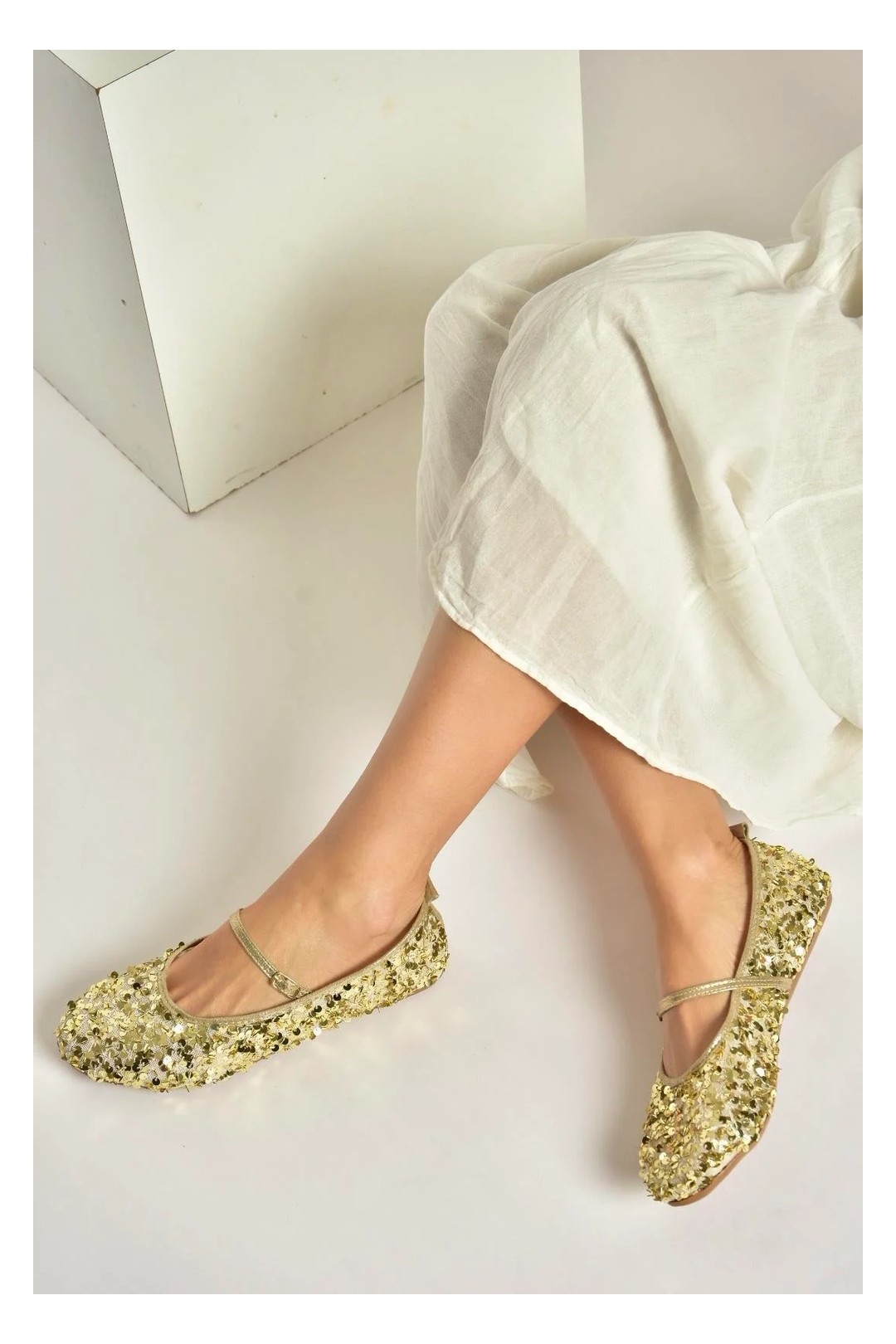 Fox Shoes Y250322040 Gümüş Kumaş Pullu Kadın Babet görsel 3
