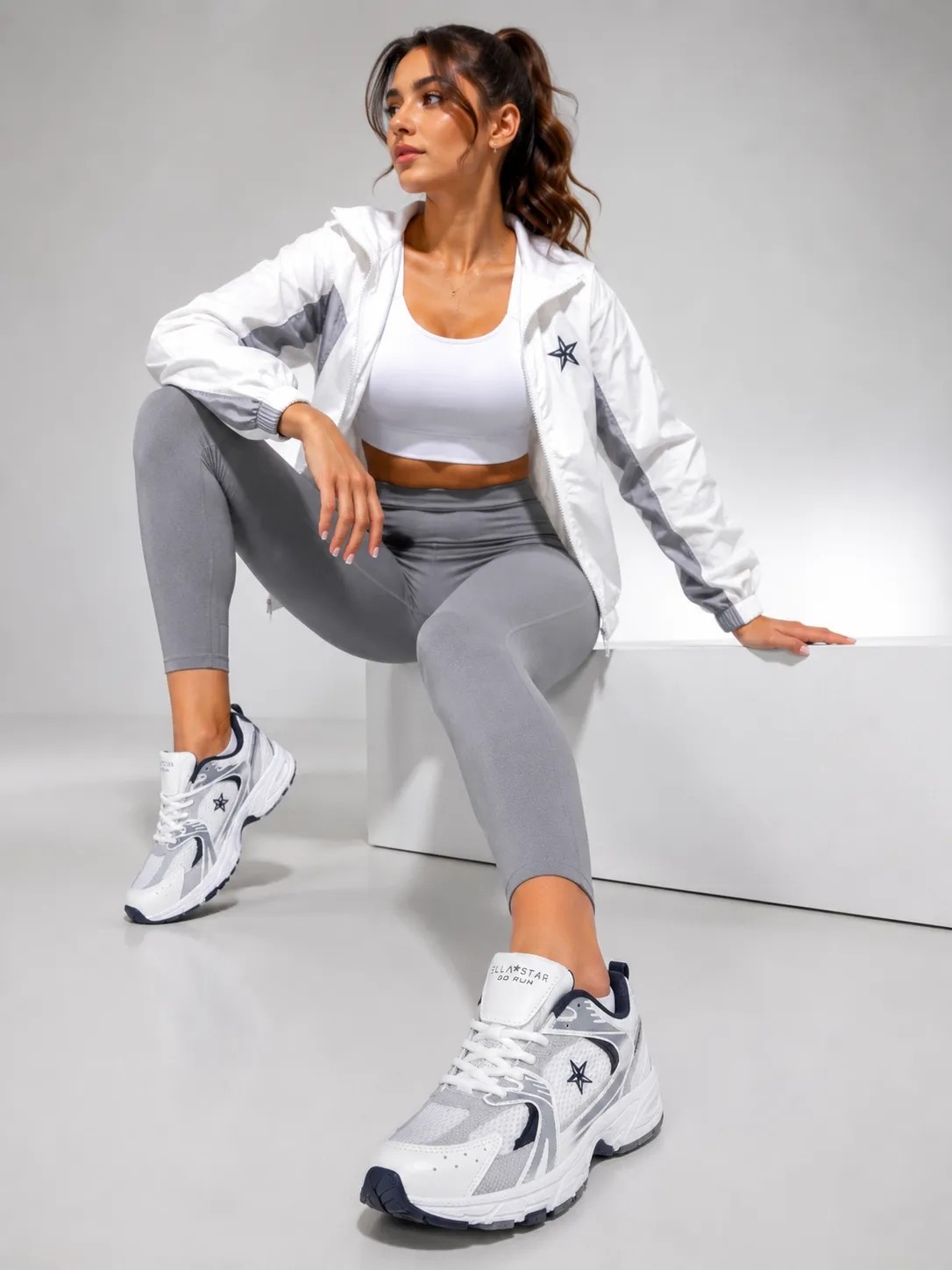 Ellastar 570 New Kadın Sneakers Spor Ayakkabı Düz Tabanlı Şıklık ve Konfor İçin Siyah Renk Seçeneği görsel 4