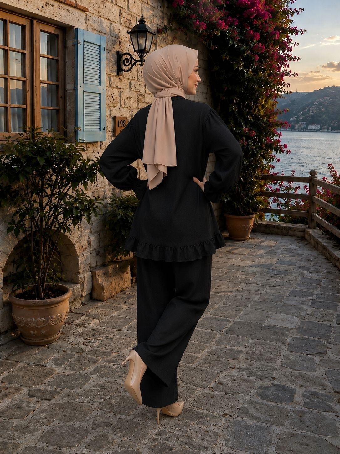 SFG Life Moda Kadın Çilek Kumaş Dik Yaka Düğmeli Fırfır Detaylı Tesettür Tunik Pantolon Ikili Takım görsel 4