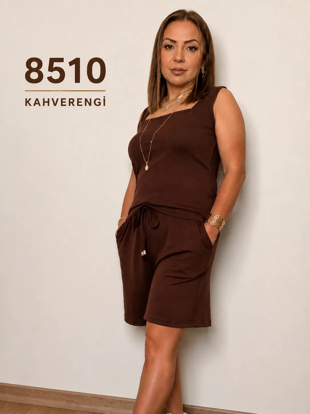8510-1 Nurnova Kadın Siyah Kare Yaka Askılı Likralı Üst ve Bağcıklı Cep Detaylı Ikili Şort Takım