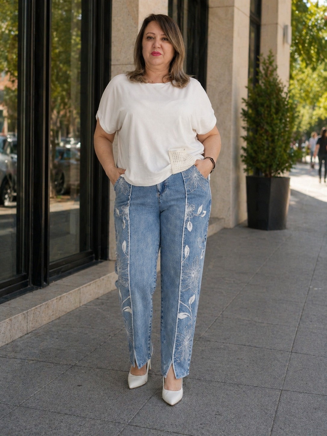 Zanessi Büyük Beden Çiçek Desenli Mom Kesim Bileği Yırtmaçlı Denim Kadın Pantolon görsel 8