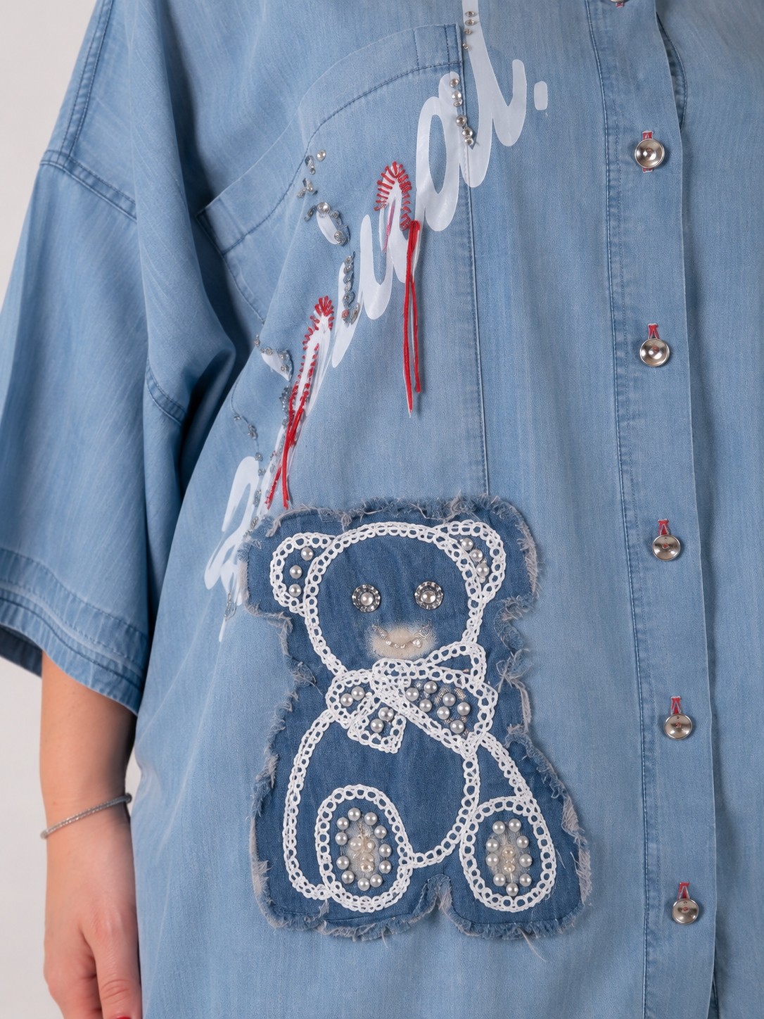 La Velina Büyük Beden Ayıcık Aplikeli Taş Detaylı Denim Tunik Gömlek görsel 4