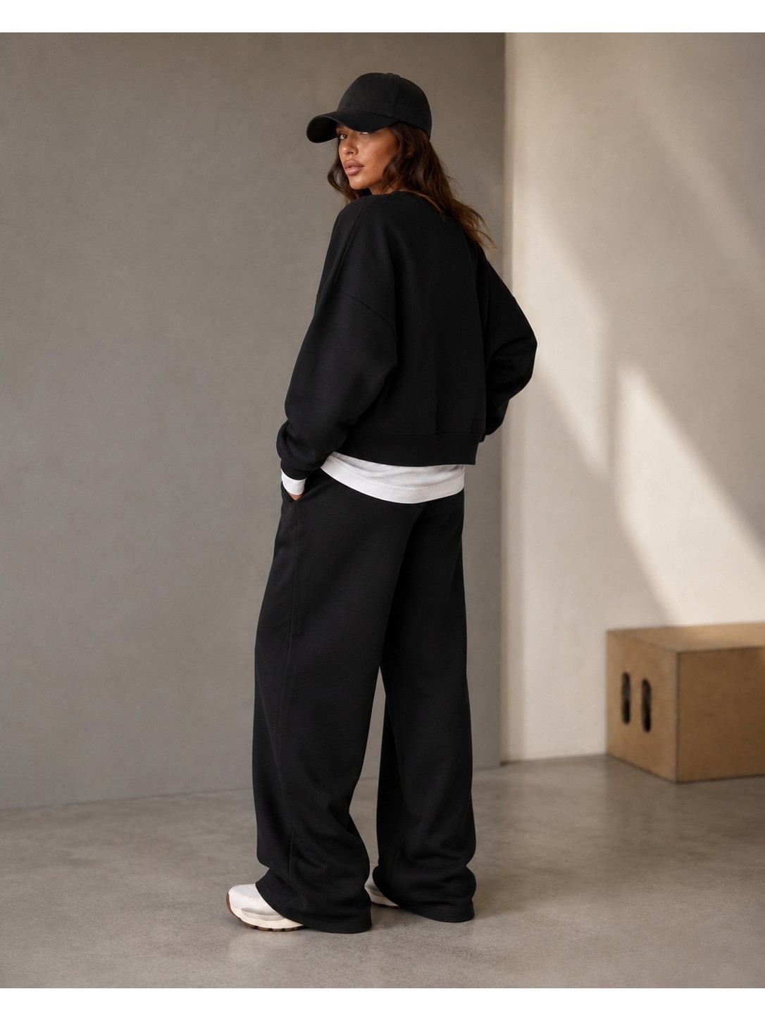 Macklin Unisex Kadın Erkek Monogram Baskılı Oversize 3 Iplik Bisiklet Yaka Sweatshirt ve Baggy Eşofman Altı görsel 6