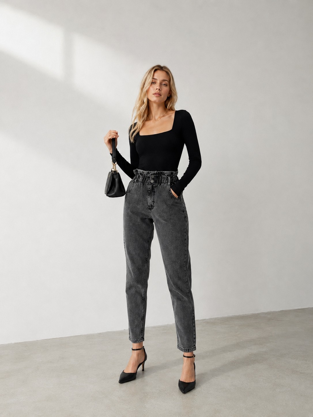 Shevega Kadın Karsiyah Yüksek Bel Çift Düğmeli Kemer Büzgülü Mom Jeans Kot Pantolon görsel 5