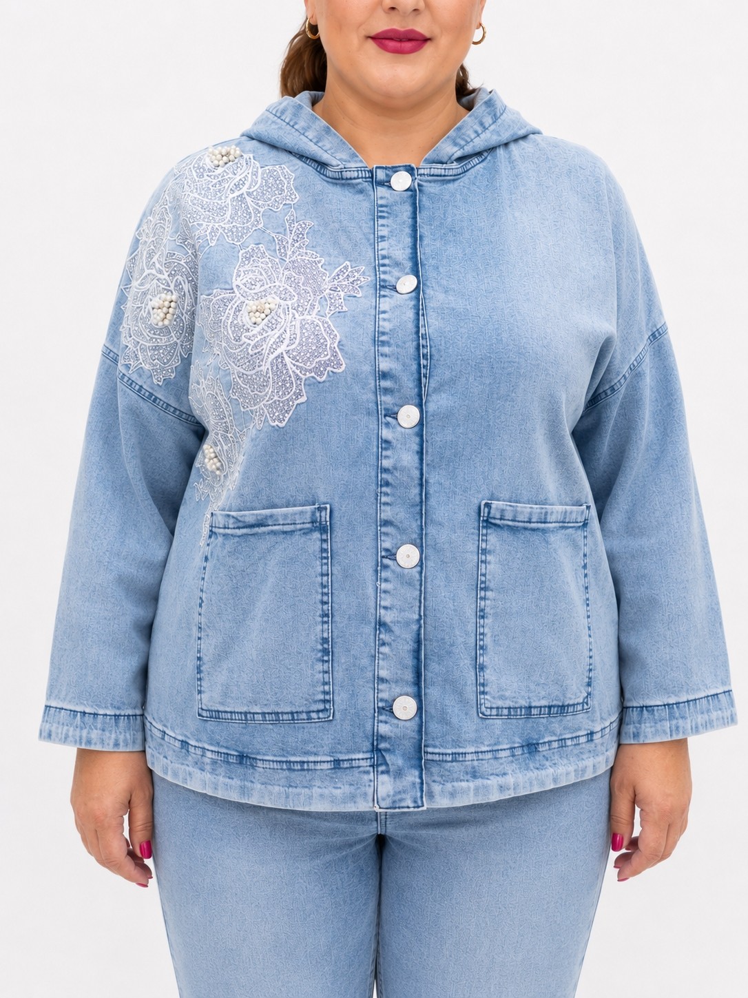 Trieste Wear Büyük Beden Kapüşonlu Düğmeli Çiçek Dantel ve Inci Detaylı Ince Denim Kadın Ceket görsel 7