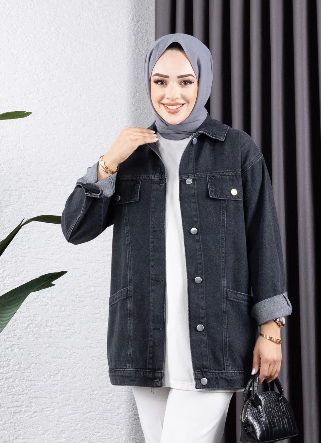 Harman Butik Kadın Cep Detaylı Denim Siyah Kot Ceket