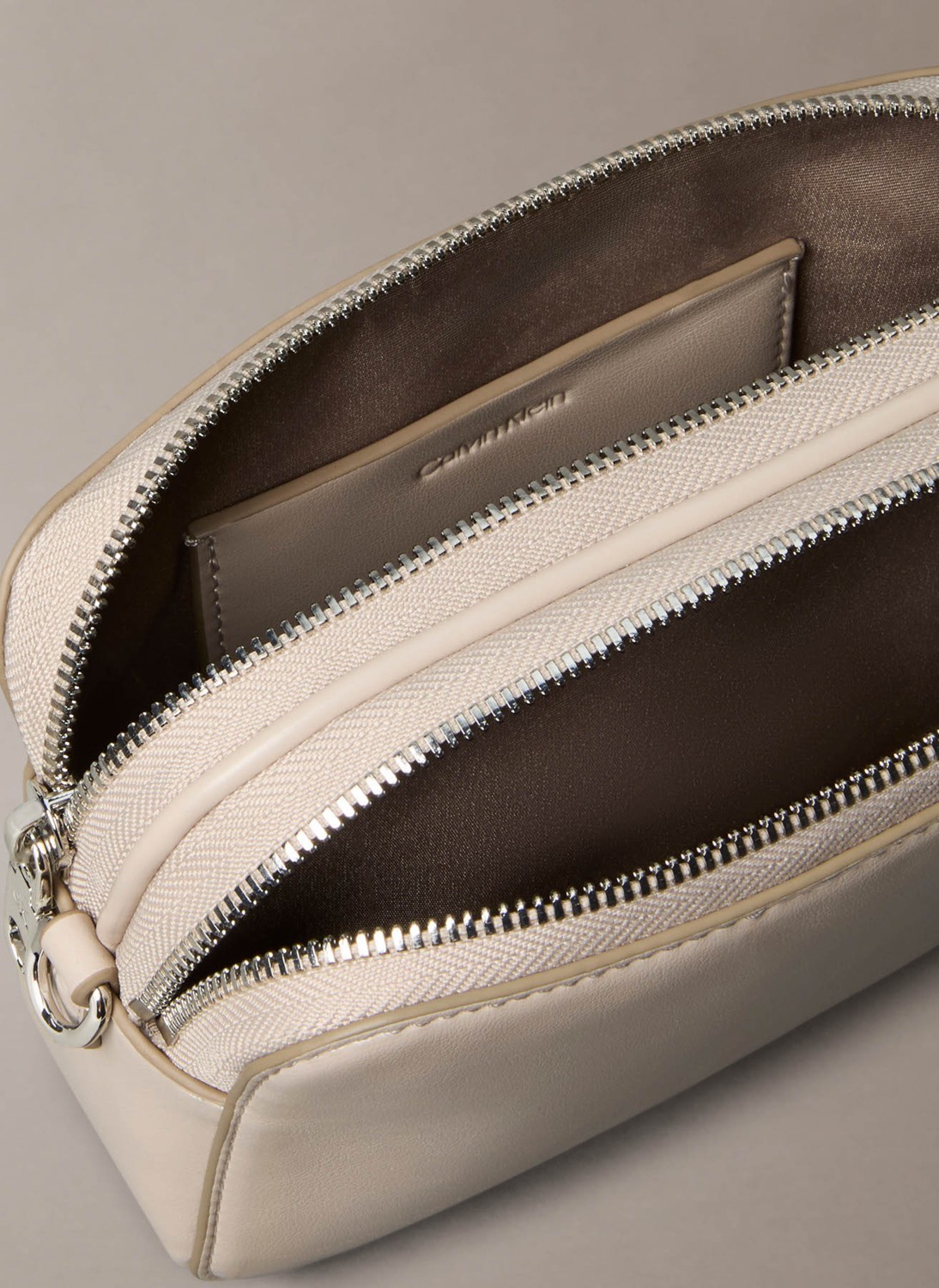 Calvin Klein Vizon Kadın Çapraz Çanta LV04F3165G görsel 2