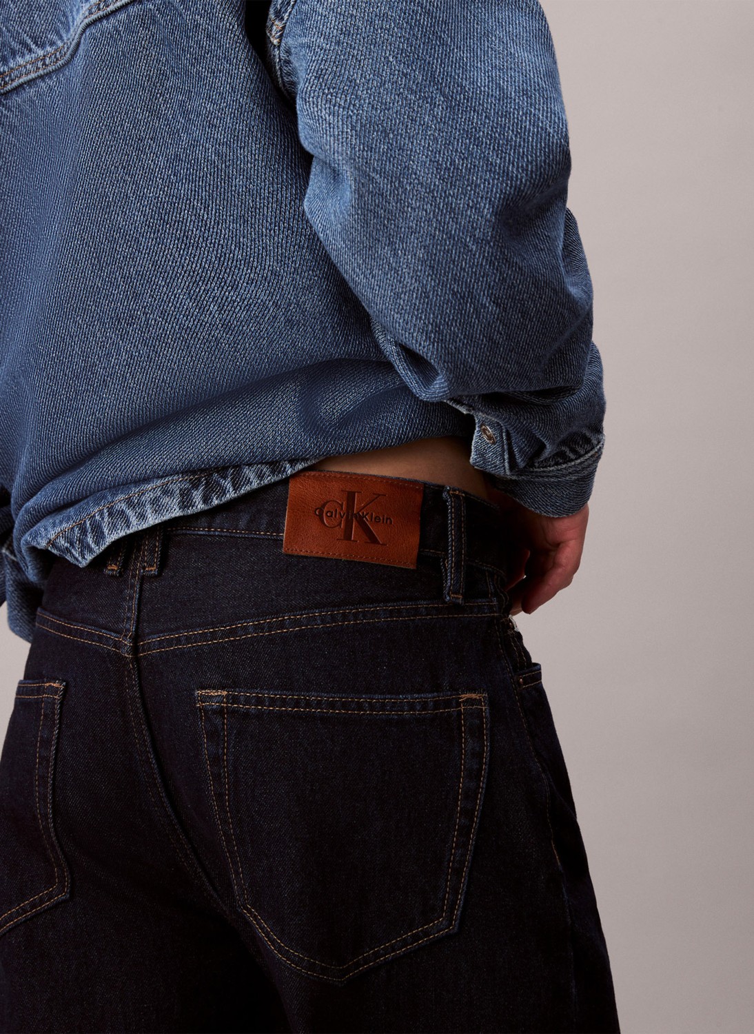 Calvin Klein Jeans Yüksek Bel Düz Paça Relaxed Mavi Kadın Denim Pantolon LV047D711GZ1H görsel 4