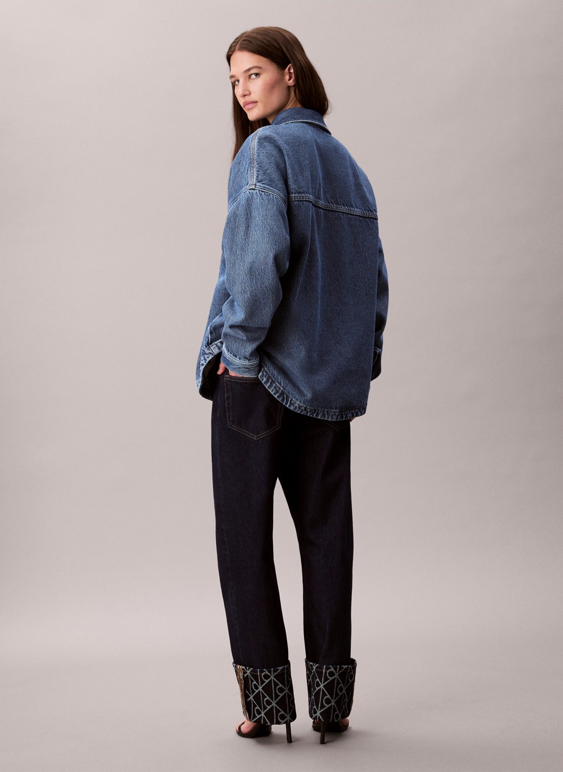 Calvin Klein Jeans Yüksek Bel Düz Paça Relaxed Mavi Kadın Denim Pantolon LV047D711GZ1H görsel 5