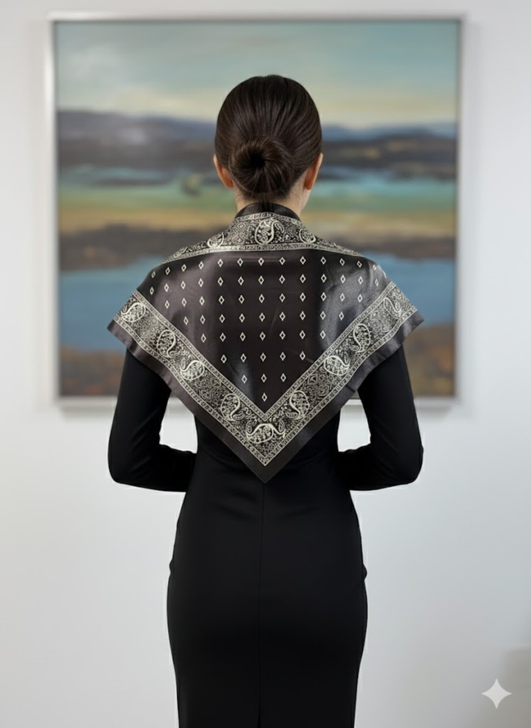 Tarzını Seç Saray Motif Desenli Kahverengi Üçgen Fular Bandana Estacraft - 100X45 cm görsel 2
