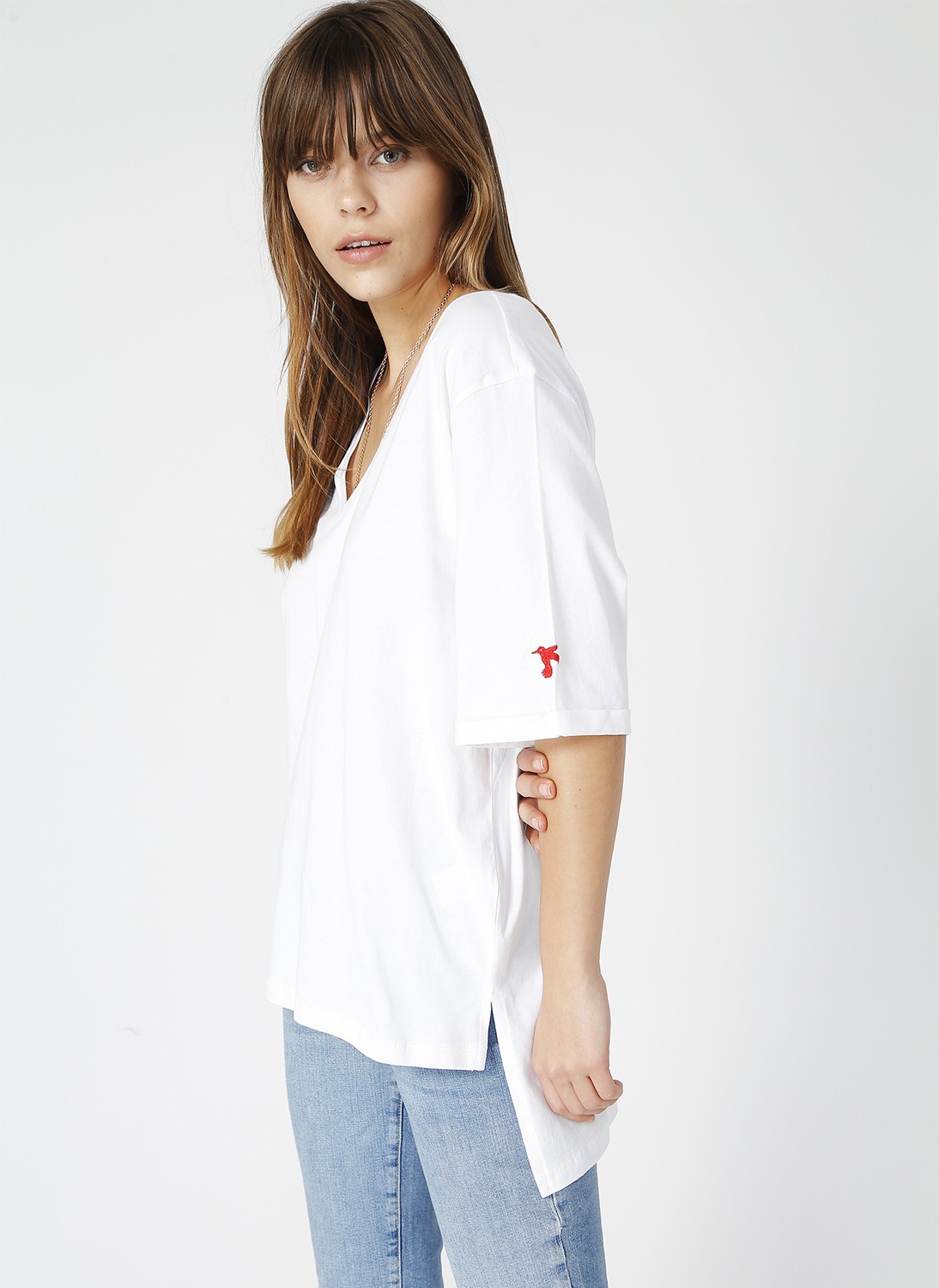 Fabrika Beyaz Kadın V Yaka Oversize T-Shirt TALITA görsel 2