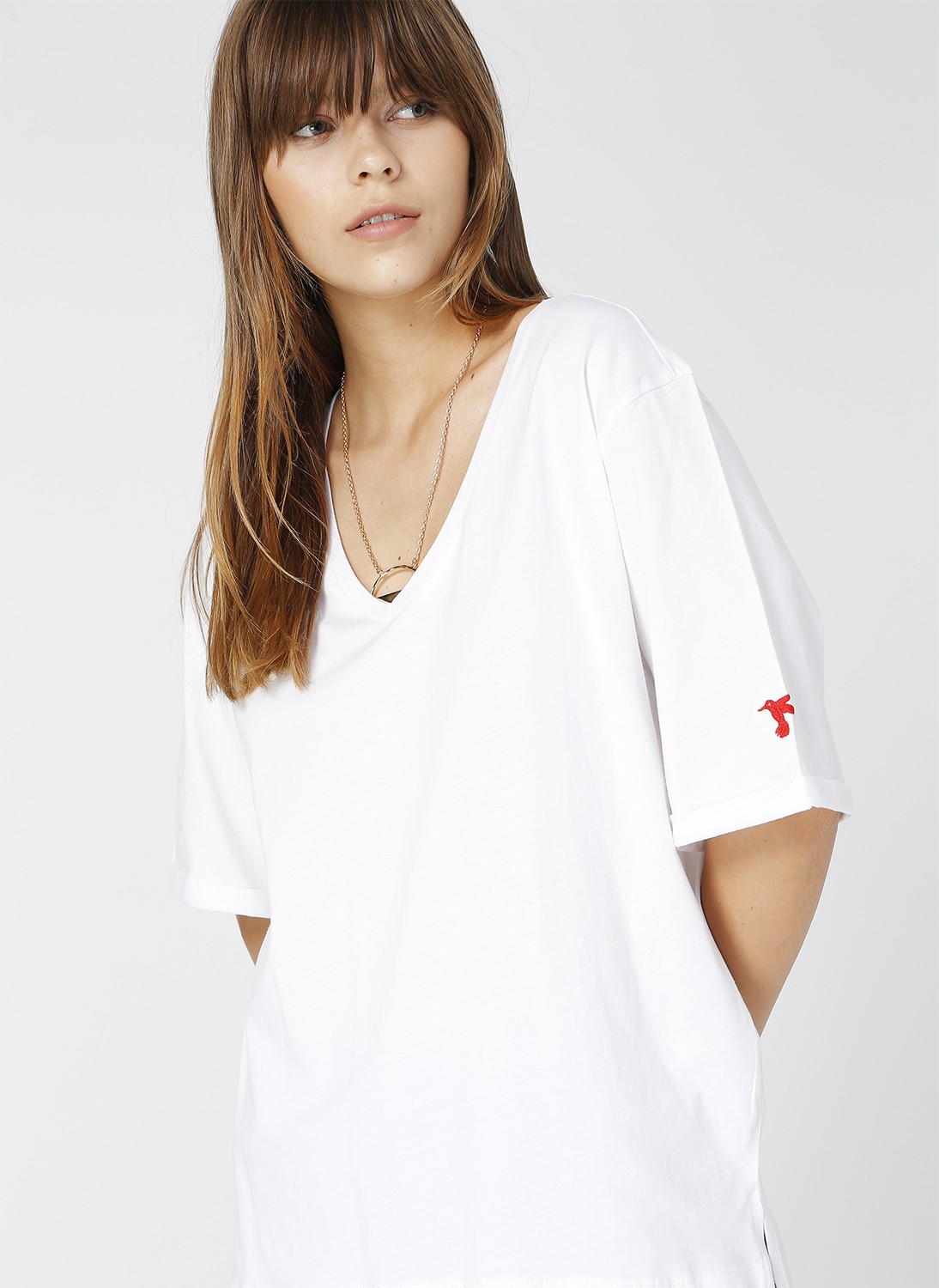 Fabrika Beyaz Kadın V Yaka Oversize T-Shirt TALITA görsel 3