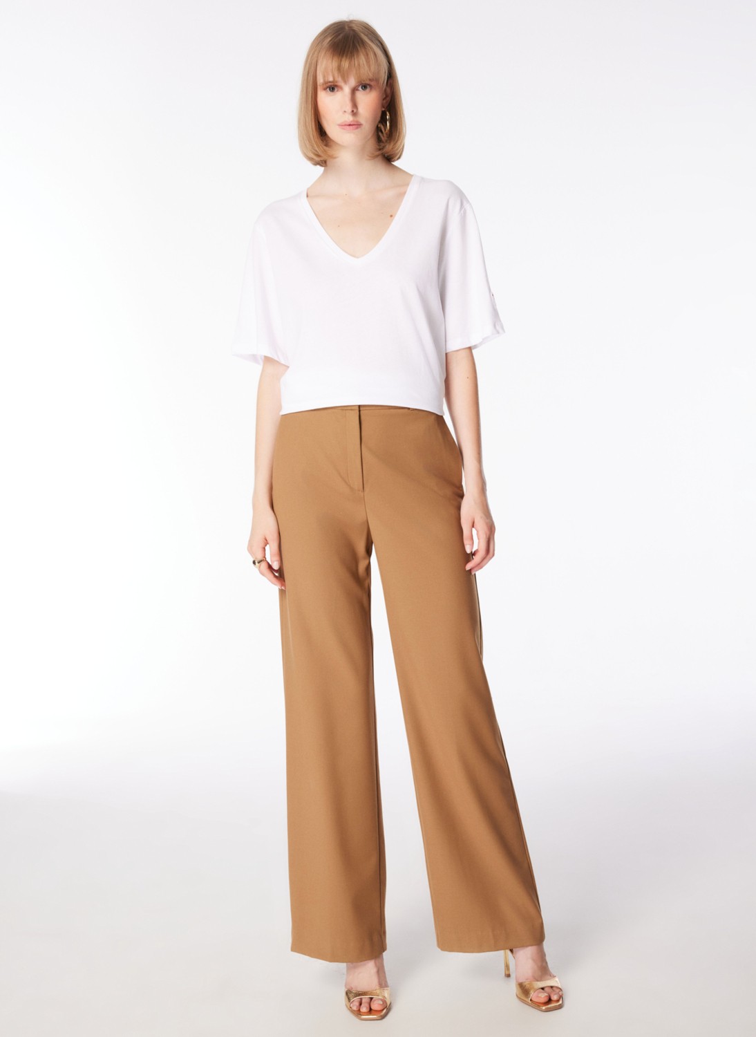Fabrika Beyaz Kadın V Yaka Oversize T-Shirt TALITA görsel 7