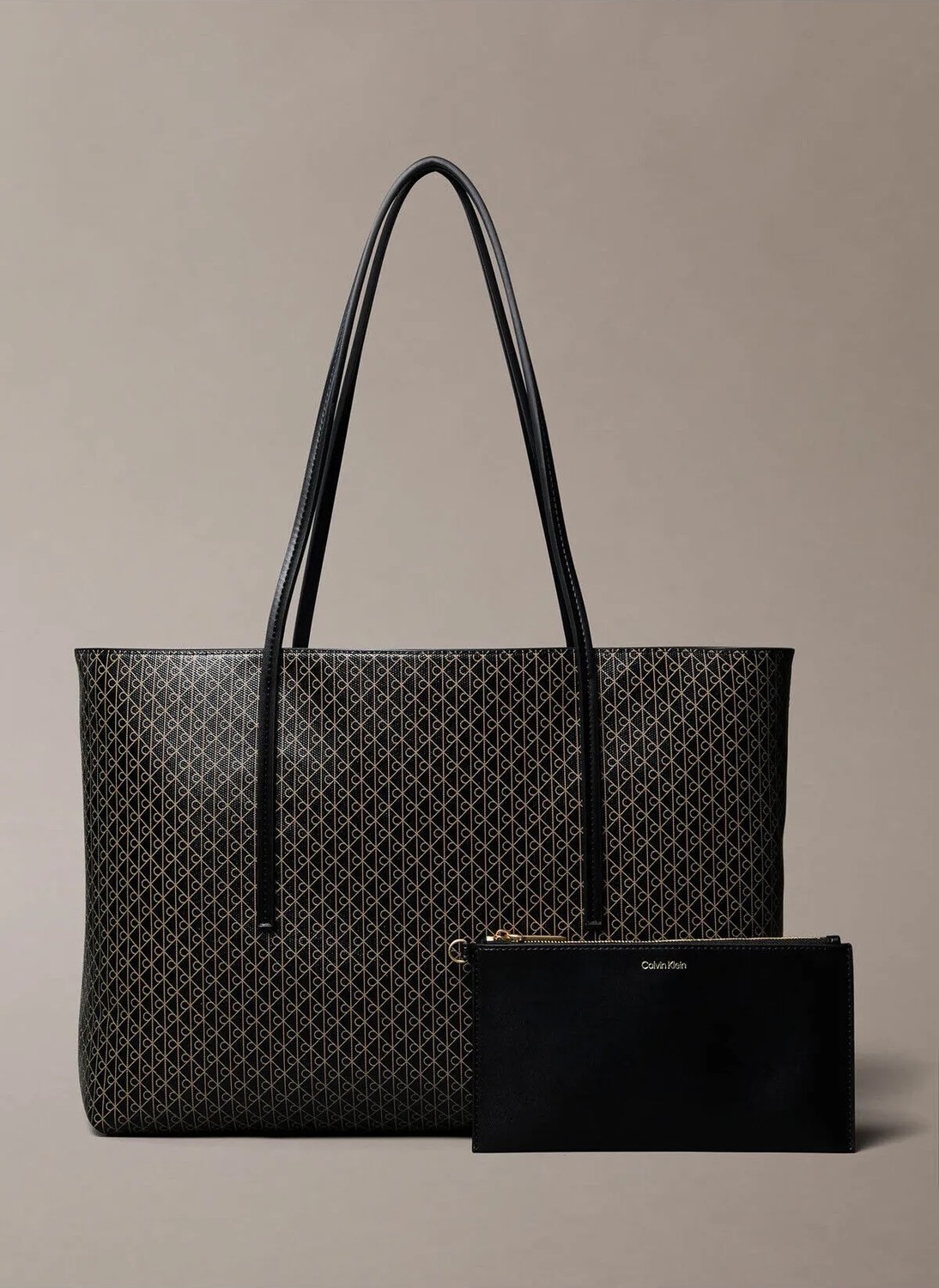 Calvin Klein Kadın Omuz Çanta Black Materyal ile Şık Görünüm ve Ergonomik Tasarım görsel 6