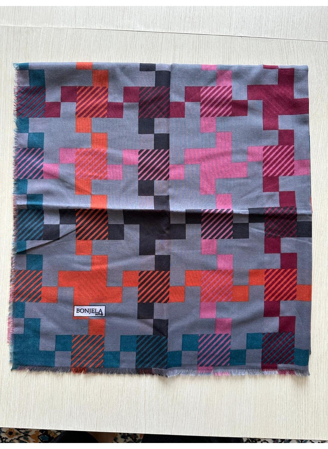 Bonjela Geometrik Desenli Kadın Eşarp, Modern Şık Yumuşak Dokulu Günlük & Özel Gün Eşarp 95 x 95 cm görsel 8