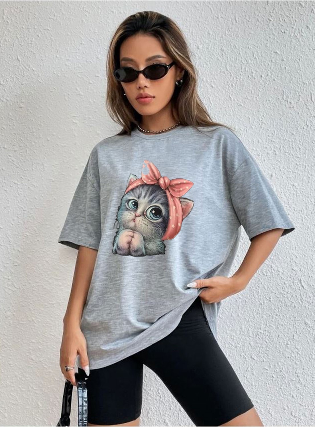 Medinenur Sevimli Minik Kedi Baskılı Kadın Tişört görsel 3