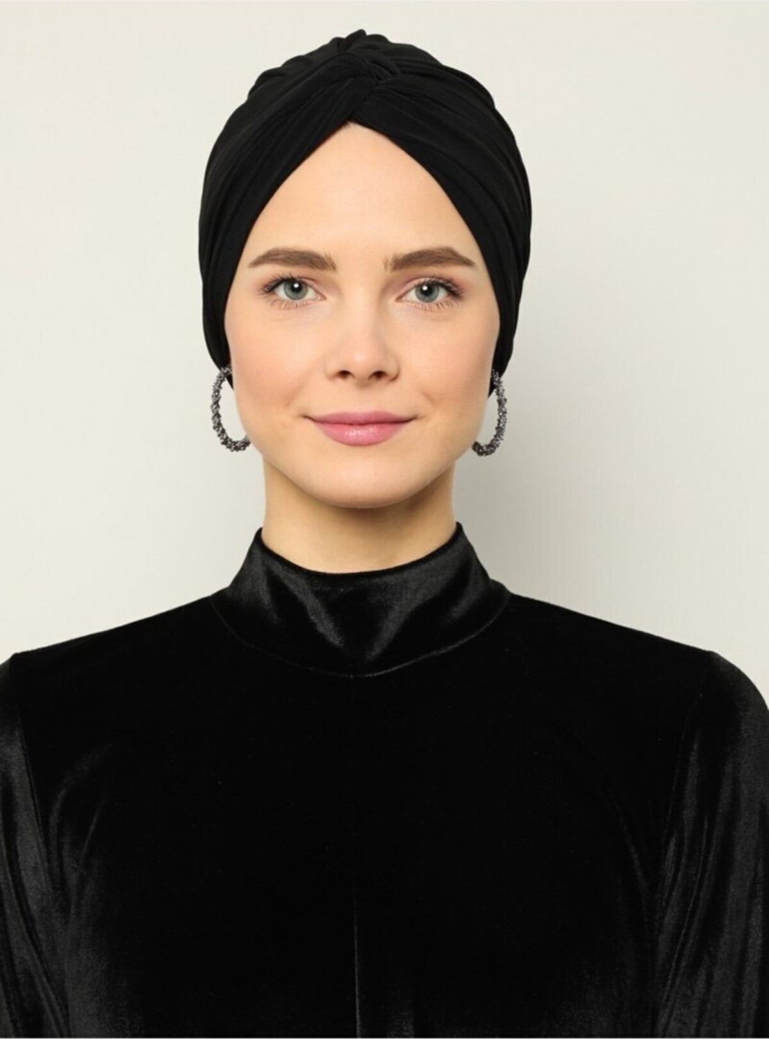 Mervin Şal Dolama Bone %100 Polyester Siyah Renkli Şık Tasarım Kadınlar İçin görsel 4