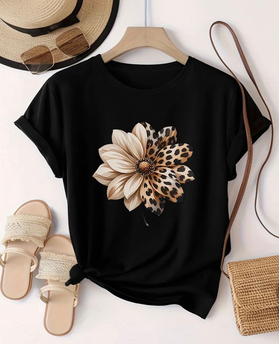 Nigrum Pardus Nıgrum Pardus Yeni Sezon Leopar Yapraklı Çiçek Baskılı %100 Pamuk Büyük Beden Kadınt-Shirt