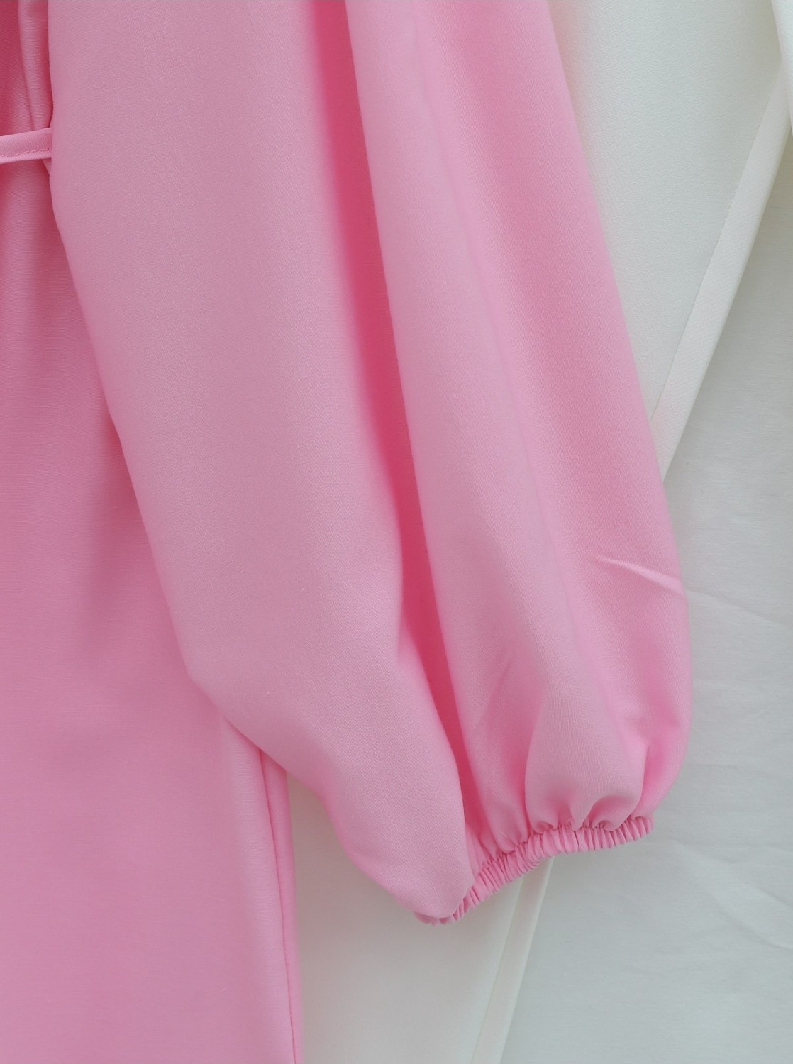 Moda Morfo Geniş Yaka Yakası Taşlı Kolu Lastikli Düğmeli Bağcıklı Gömlek -Pembe görsel 6