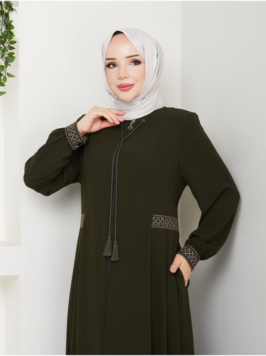 Eslemnur Nakışlı ve Bağcıklı Ferace görsel 8
