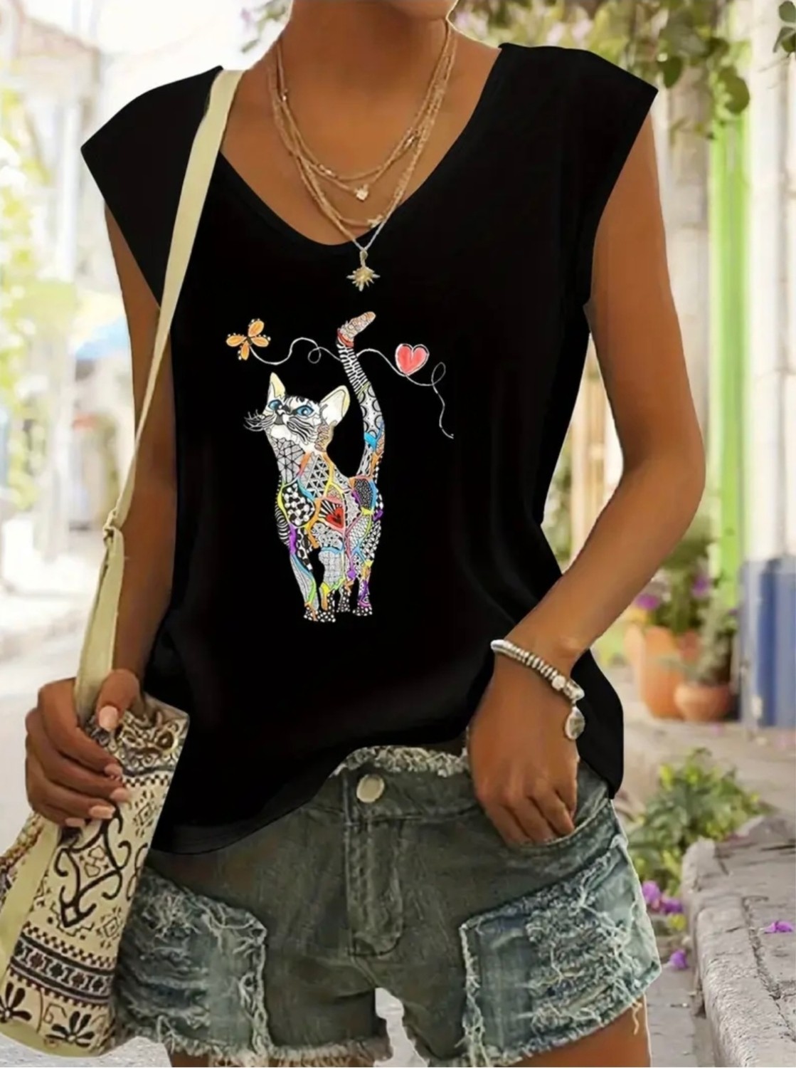 Mercoledi Renkli Kedi Baskılı Kadın Oversize Kolsuz T-Shırt