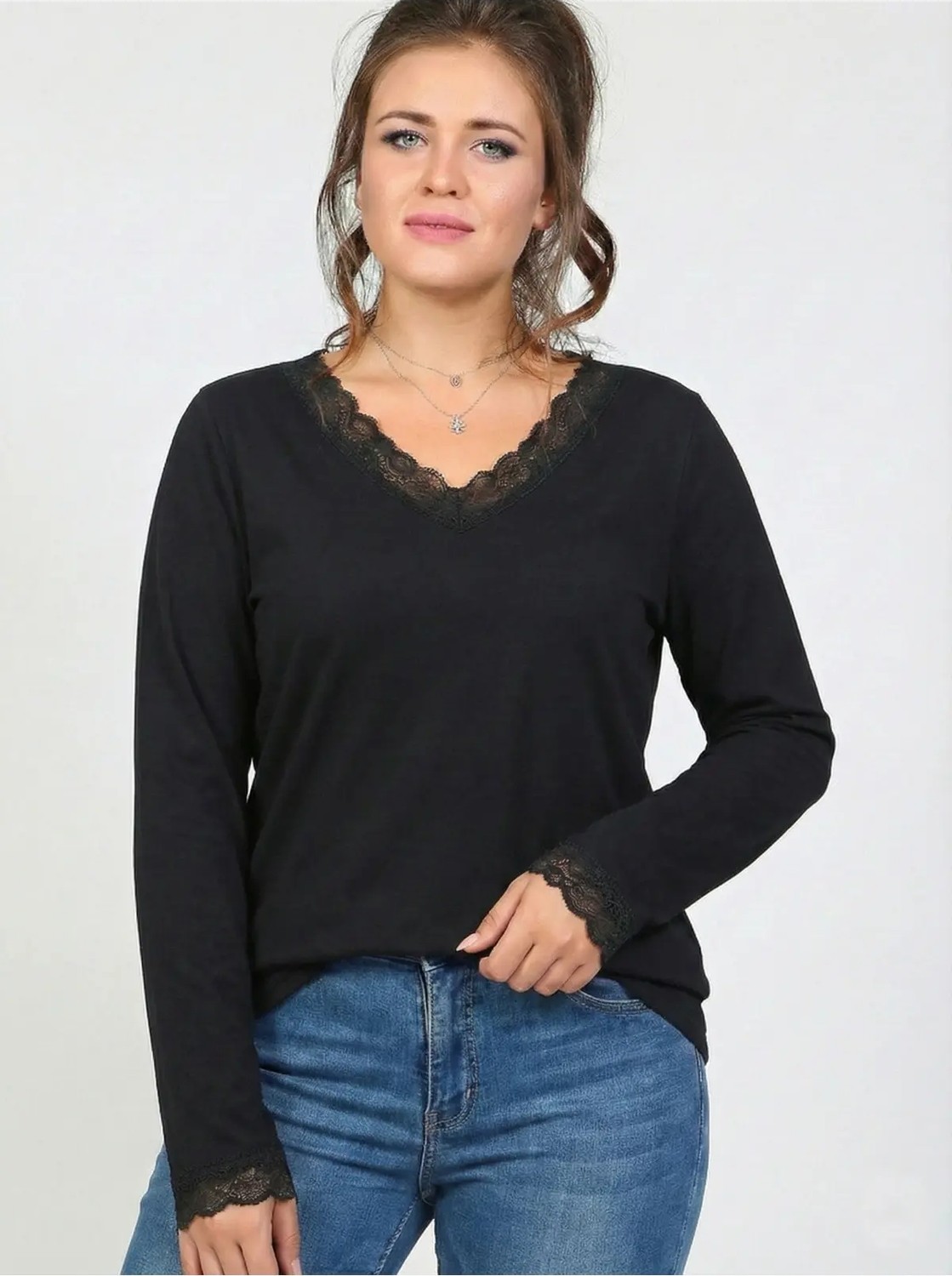 Curvy Trend Büyük Beden Yaka ve Kol Ucu Dantel Uzun Kol Viskon Bluz Siyah