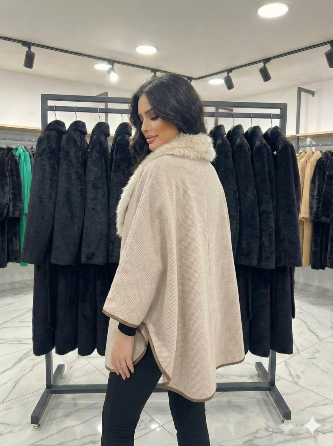 Ribana Classic Kadın Düğme Detaylı Yaka Kürklü Mevsimlik Kaşe Pelerin Panço M38868 görsel 4