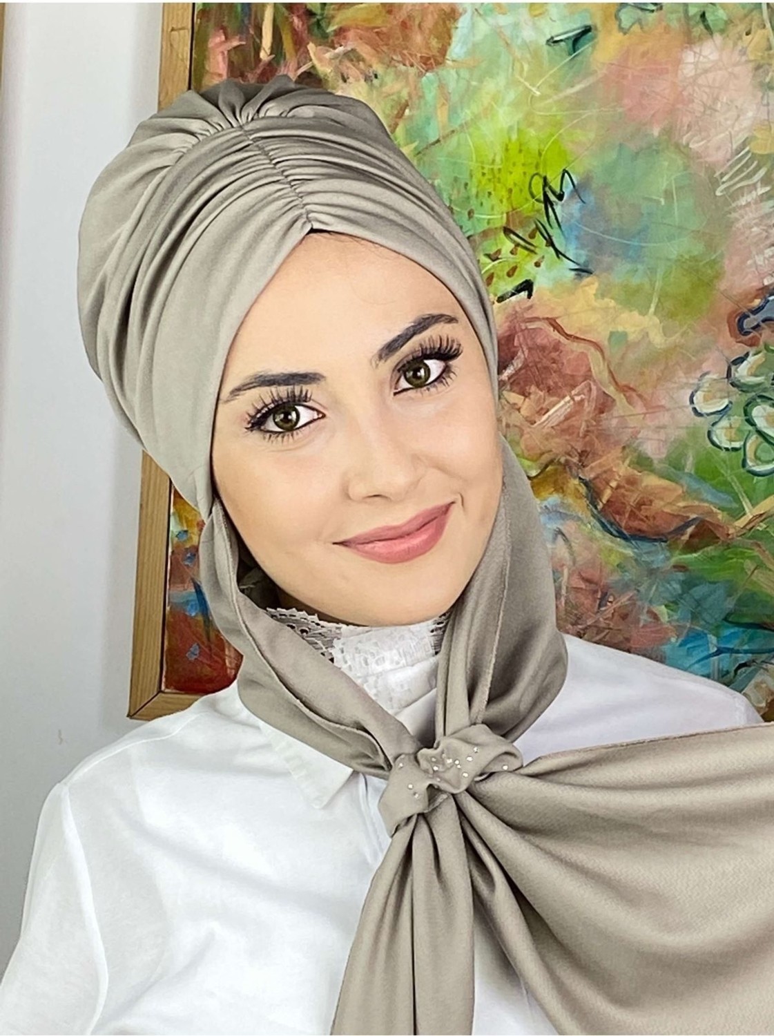 Butik Ambar Büzgülü Taşlı Tokalı Atkılı Taş Rengi Bone görsel 2