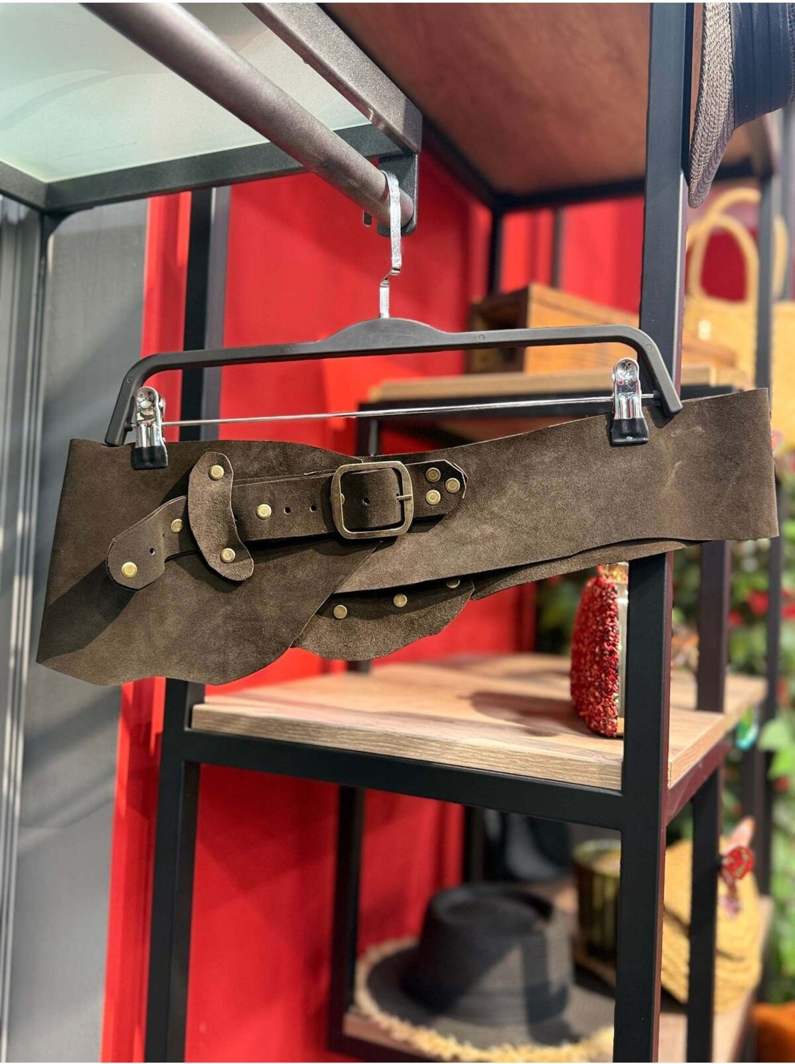 Yılday Gür Butik Clyde El Yapımı Nubuk Tasarım Kemer