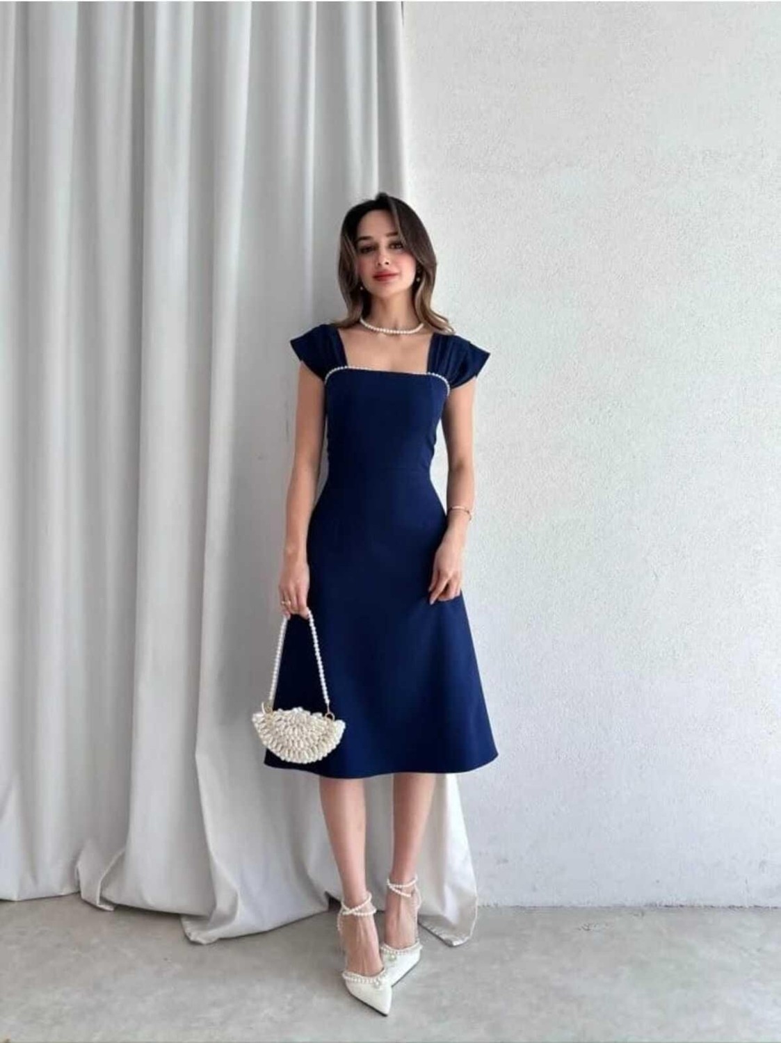 Moda Durağı Sıralı Incili Midi Elbise Lacivert