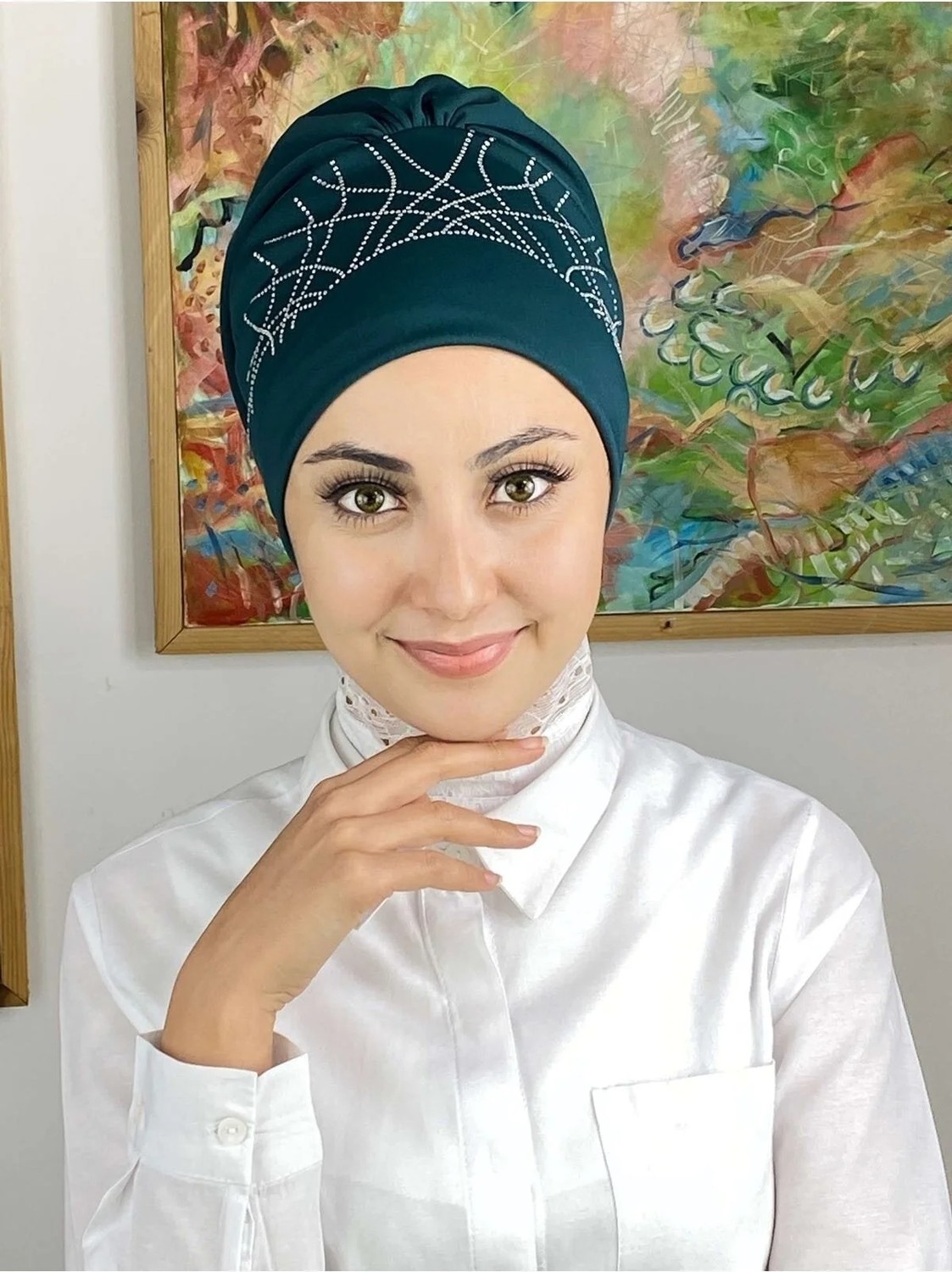 Butik Ambar Taç Model Taşlı Petrol Yeşili Bone