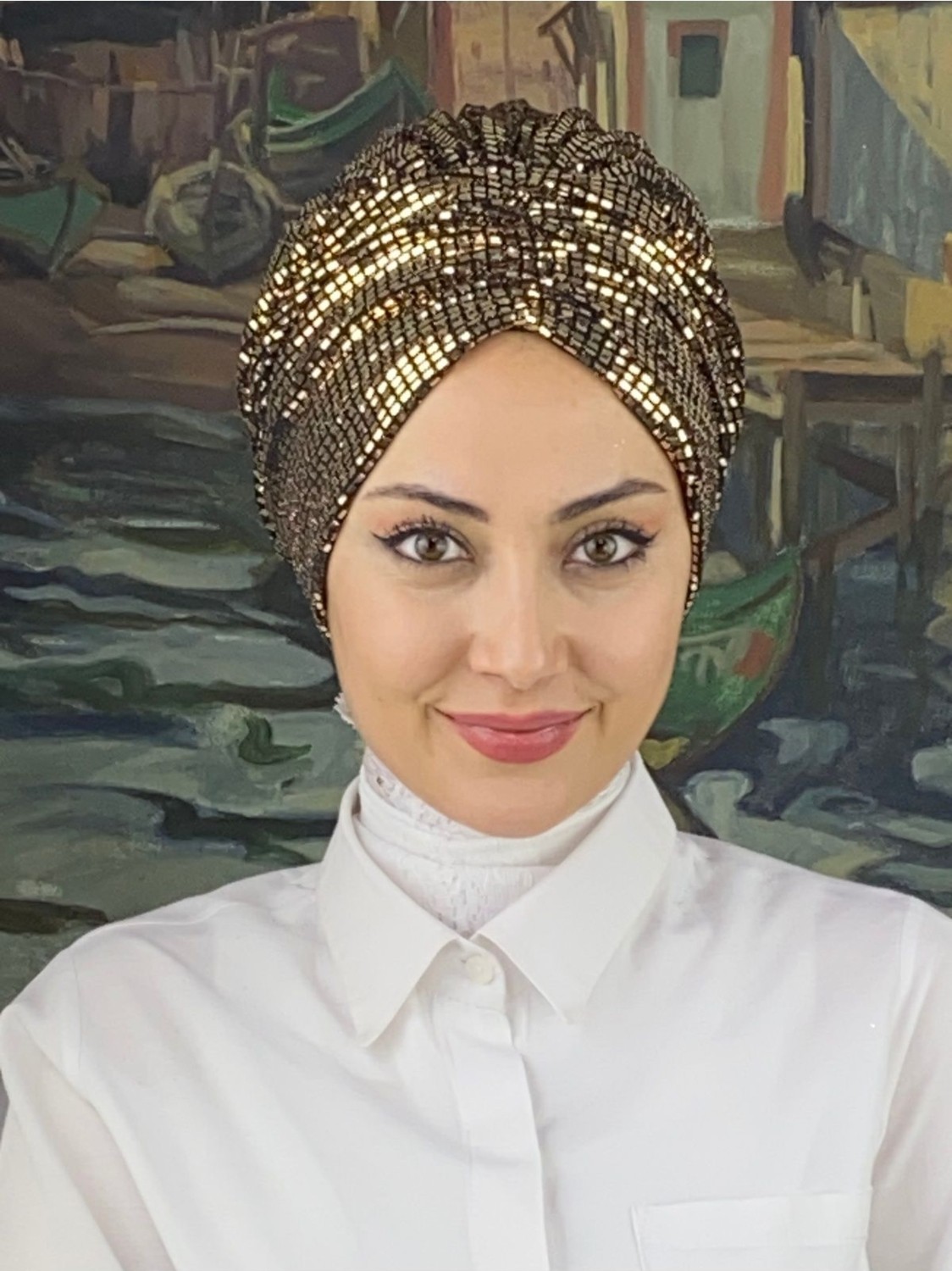 Butik Ambar Altın Pullu Büzgülü Bone