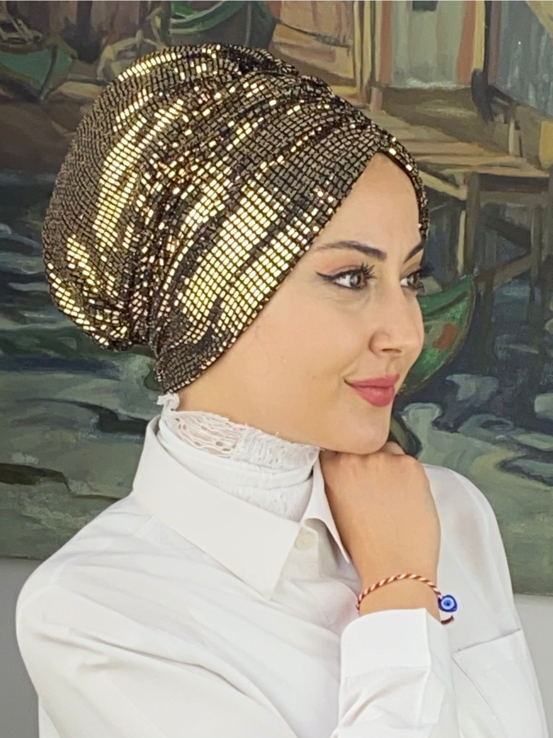 Butik Ambar Altın Pullu Büzgülü Bone görsel 2
