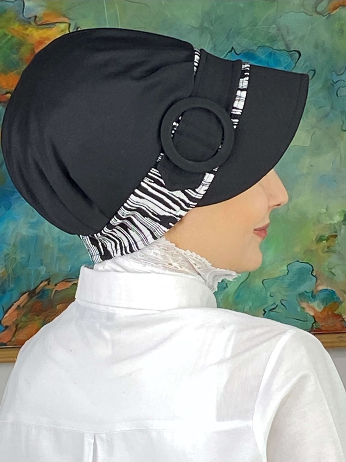 Butik Ambar Nazlı Model Tokalı Ince Çizgili Tesettür Siyah Şapka görsel 3